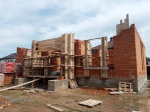 Строительство загородного дома из керамических блоков